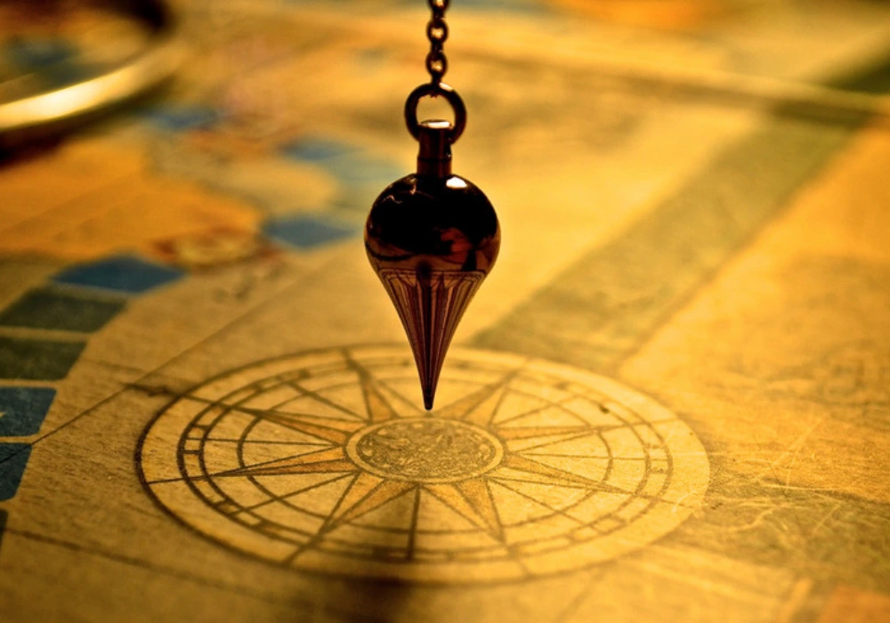 Utilisation du pendule astral pour la guidance intuitive